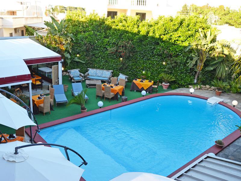Camera King con Vista Piscina